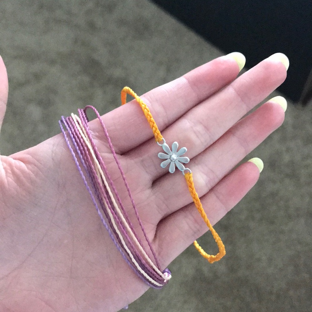 Pura vida purple anklet and daisy bracelet set